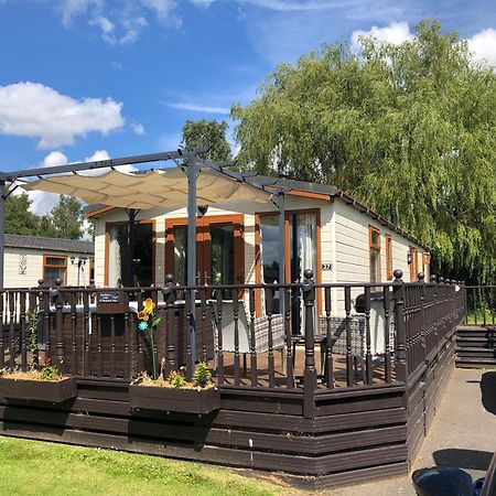 Bumblebee Lodge Tydd St. Giles Exterior photo